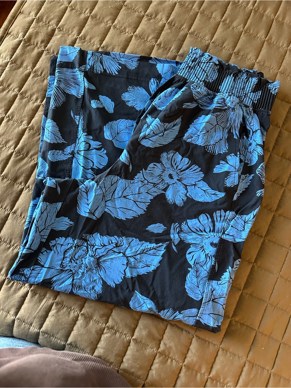 Lululemon Wide-Leg Ankle Pants
